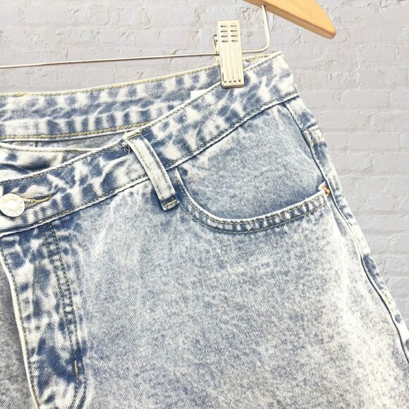 Vintage Acid Wash Denim Shorts Diagonal Button Fly High Rise M/L 🦋✨ - Picture 7 of 11
